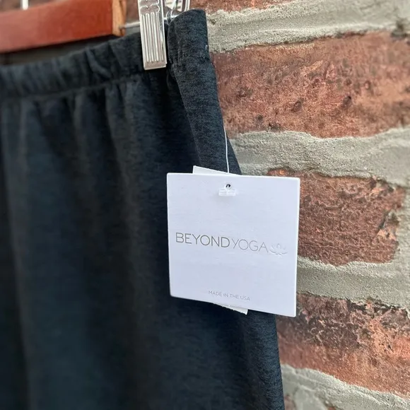 NEW Small Beyond Yoga Darkest Night Black High Rise On The Town Pencil Skirt