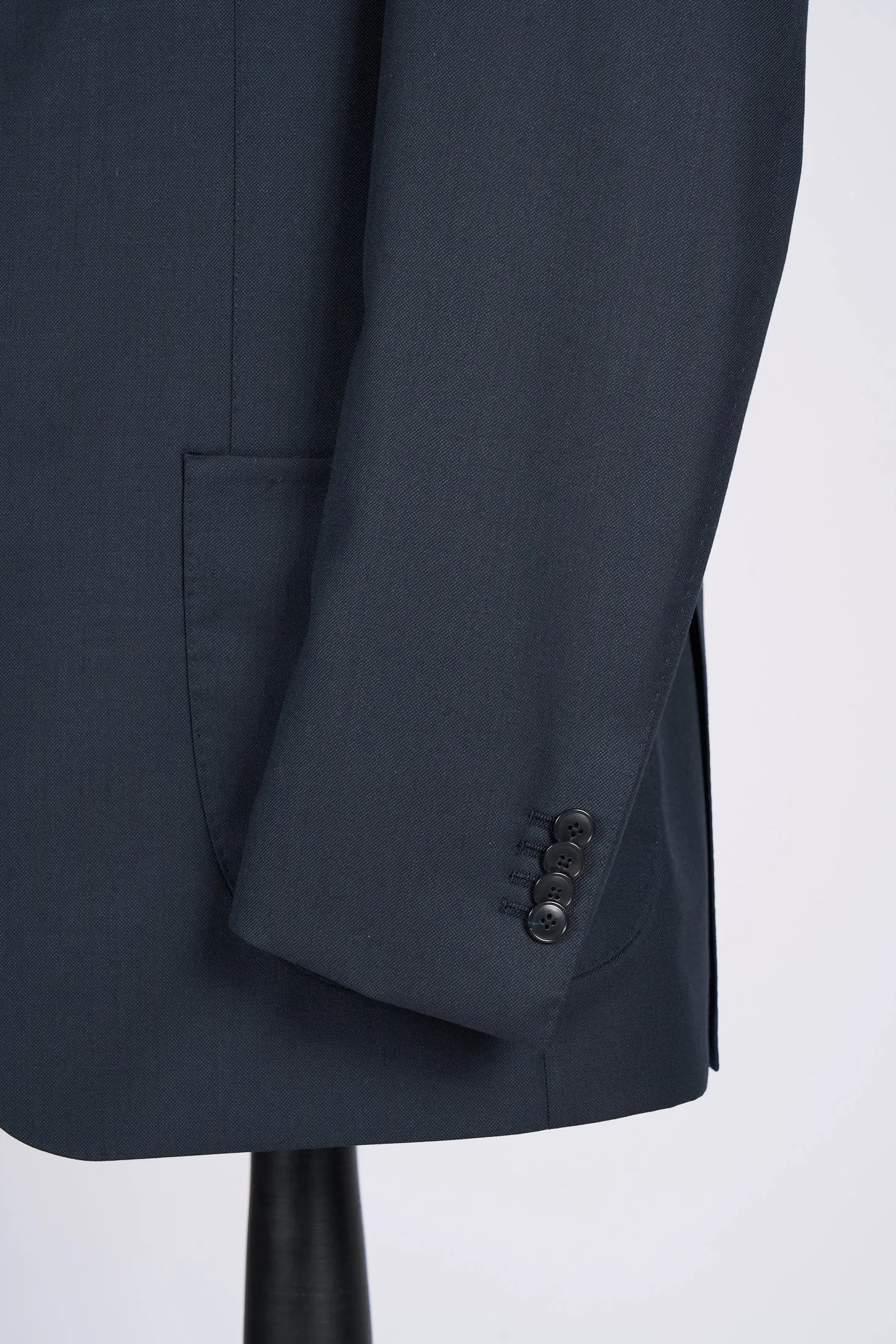 New SUITREVIEW Elmhurst Midnight Navy Pure Wool Super 120s Suit - Size 36S, 40R, 44R (Other Sizes Made To Order)