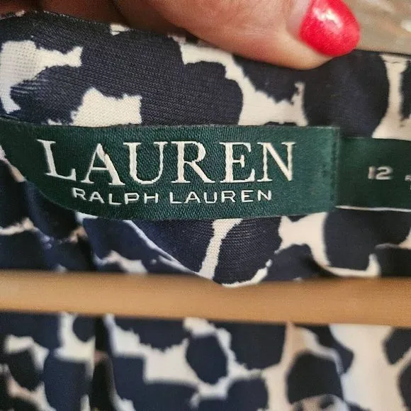 NWOT LAUREN Ralph Lauren Animal/Abstract Print Flattering V-neck Wrap-style Shea