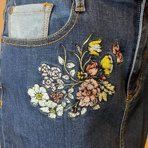 NWT Buffalo David Bitton Floral Embroidered Jean High Rise Skirt, Size 30