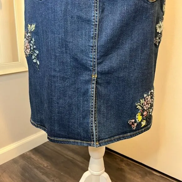 NWT Buffalo David Bitton Floral Embroidered Jean High Rise Skirt, Size 30
