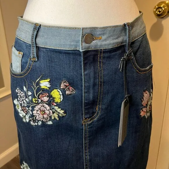 NWT Buffalo David Bitton Floral Embroidered Jean High Rise Skirt, Size 30