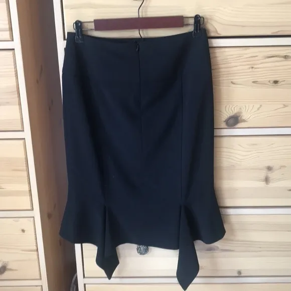 NWT Joseph Ribkoff Pencil Trumpet Skirt with Back Detail Size 4