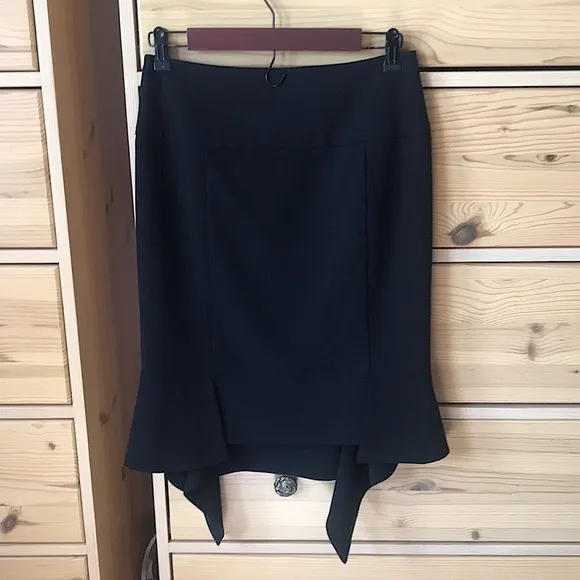 NWT Joseph Ribkoff Pencil Trumpet Skirt with Back Detail Size 4