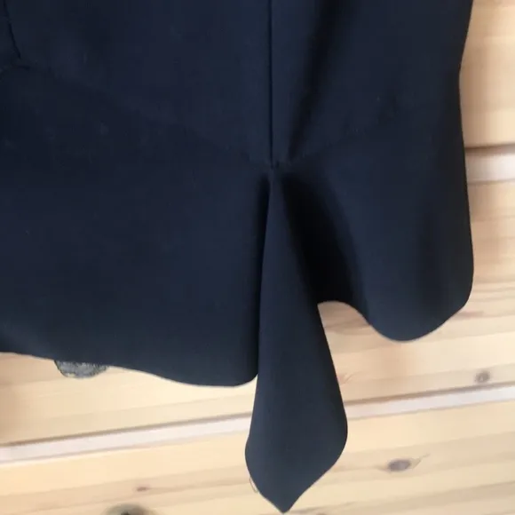 NWT Joseph Ribkoff Pencil Trumpet Skirt with Back Detail Size 4