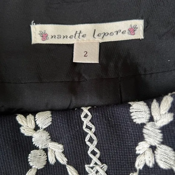NWT Nanette Lepore Black Cream Embroidered Bow  Appliqué Detail Pencil Skirt - 2