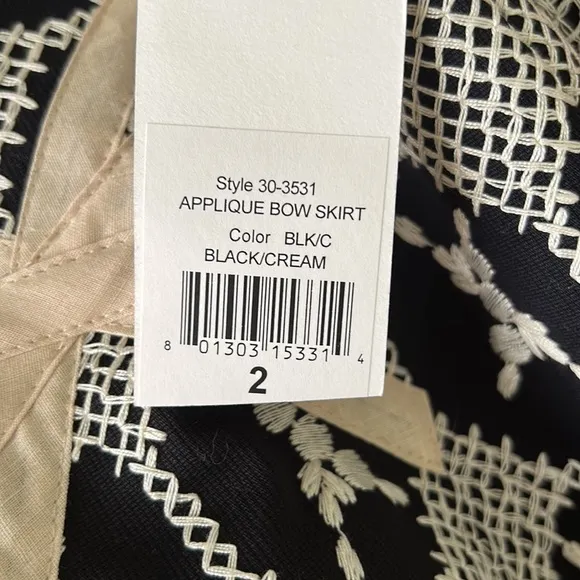 NWT Nanette Lepore Black Cream Embroidered Bow  Appliqué Detail Pencil Skirt - 2