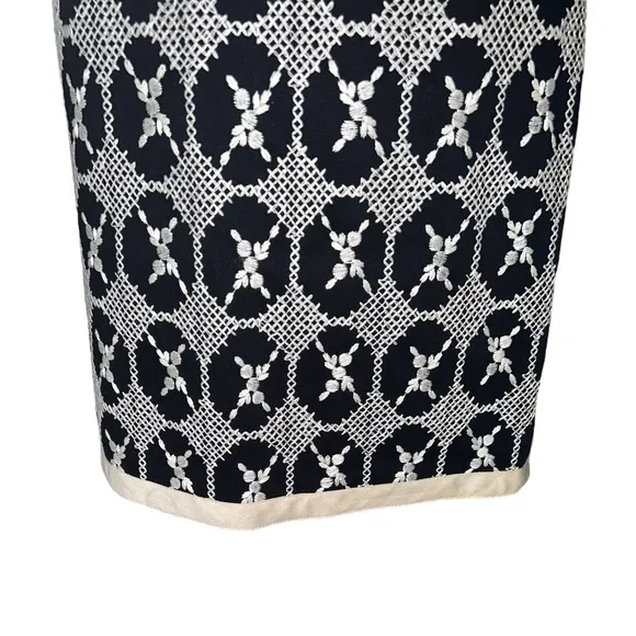 NWT Nanette Lepore Black Cream Embroidered Bow  Appliqué Detail Pencil Skirt - 2
