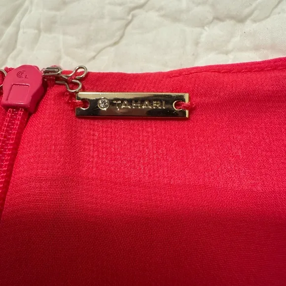 NWT Tahari Fuchsia Pink Sheath style Dress. Size 8. Midi
