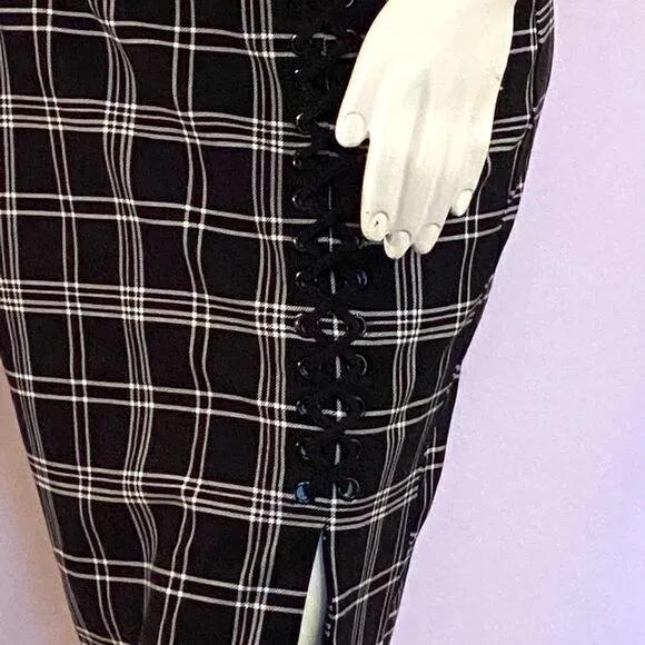 NWT Torrid Pencil Skirt