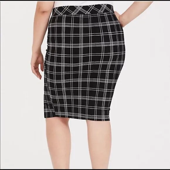 NWT Torrid Pencil Skirt