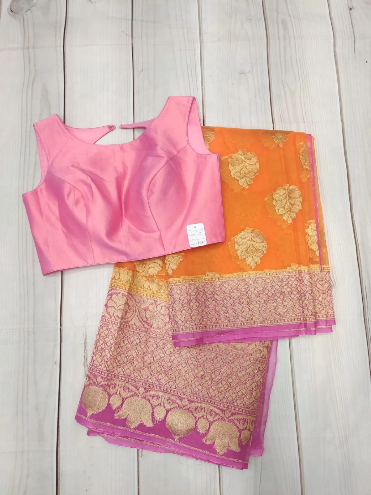 Raw mango saree inspired,Lyte weight Sarees online,South Indian Sarees,Pure Banaras Sarees,Saree Blouse, handloom saree,green saree NIHIRA