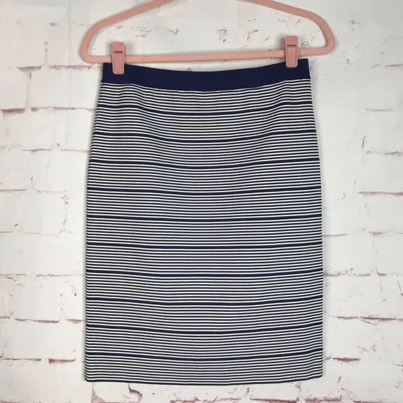 ROMEO   JULIET COUTURE Knit Navy &amp; White Horizontal Stripes Pencil Skirt Size M