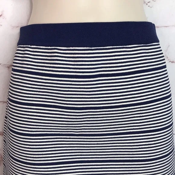 ROMEO   JULIET COUTURE Knit Navy &amp; White Horizontal Stripes Pencil Skirt Size M