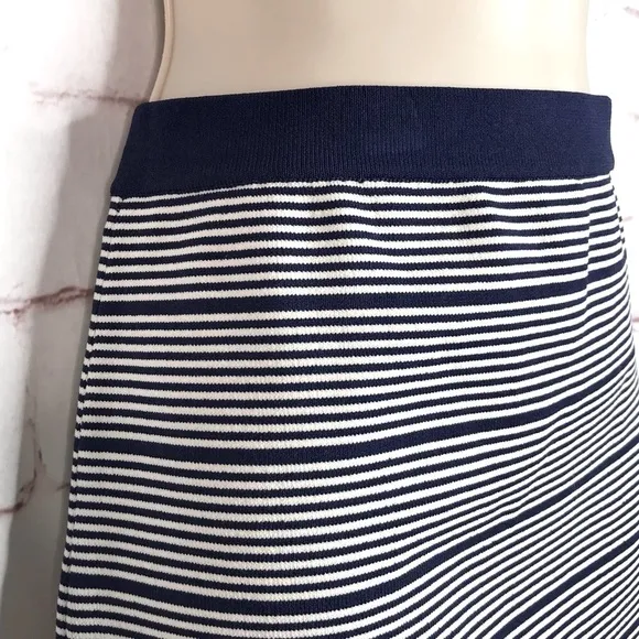 ROMEO   JULIET COUTURE Knit Navy &amp; White Horizontal Stripes Pencil Skirt Size M