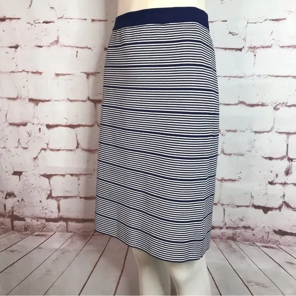 ROMEO   JULIET COUTURE Knit Navy &amp; White Horizontal Stripes Pencil Skirt Size M