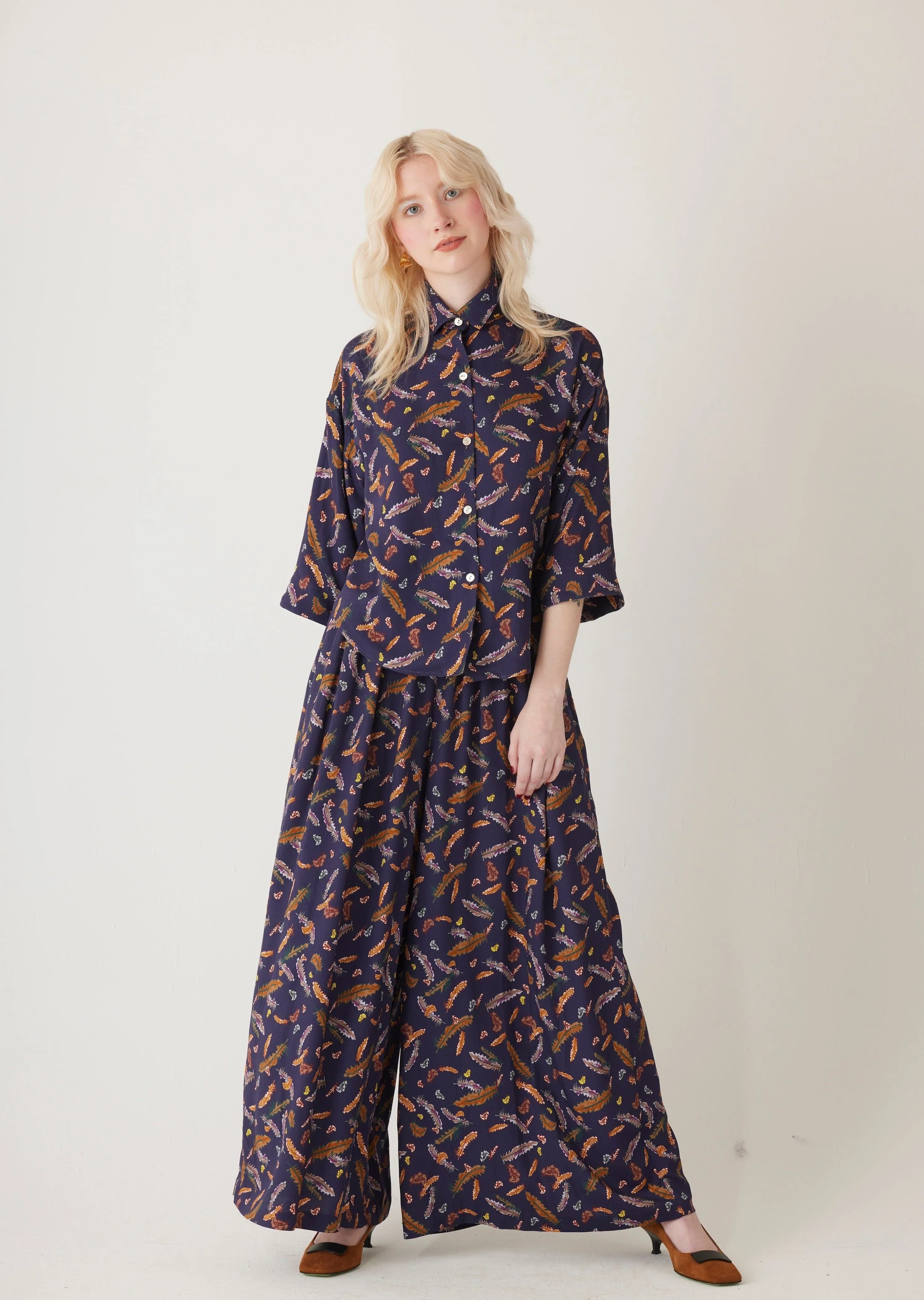 Sara Blouse in Feather Print