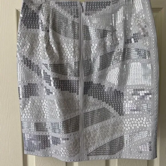 Sequin studs and leather Paulettes Gray pencil skirt