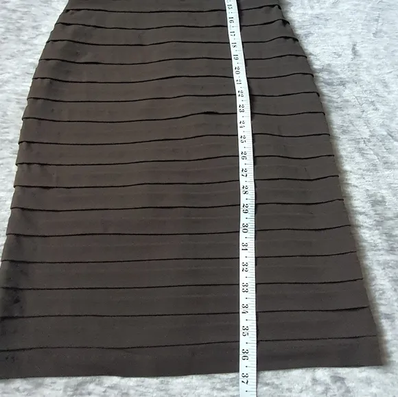 Tadashi Sleeveless Layered Sheath Dress Stretchy Medium Vneck Brown