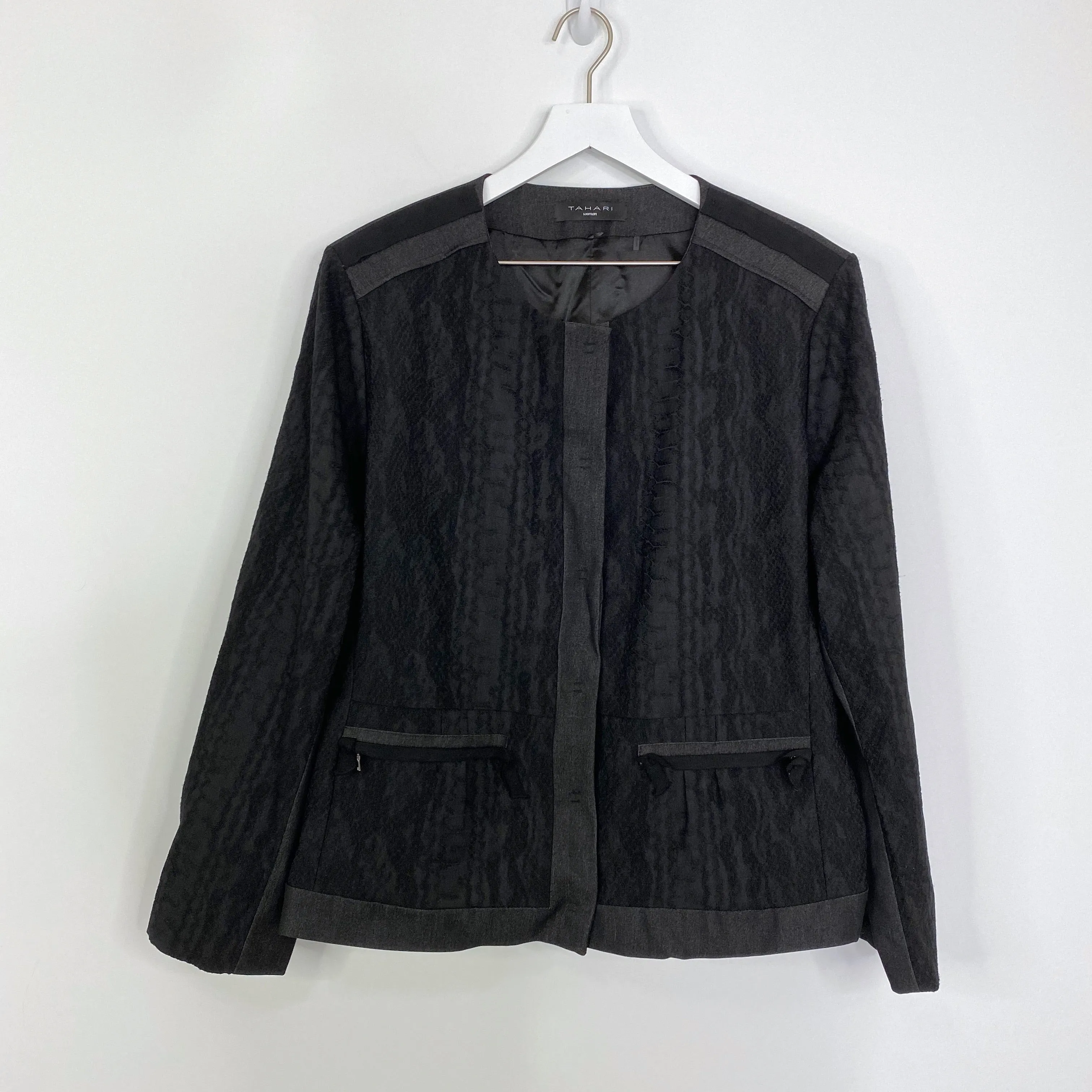 Tahari Black Snakeskin Textured Blazer Style Jacket
