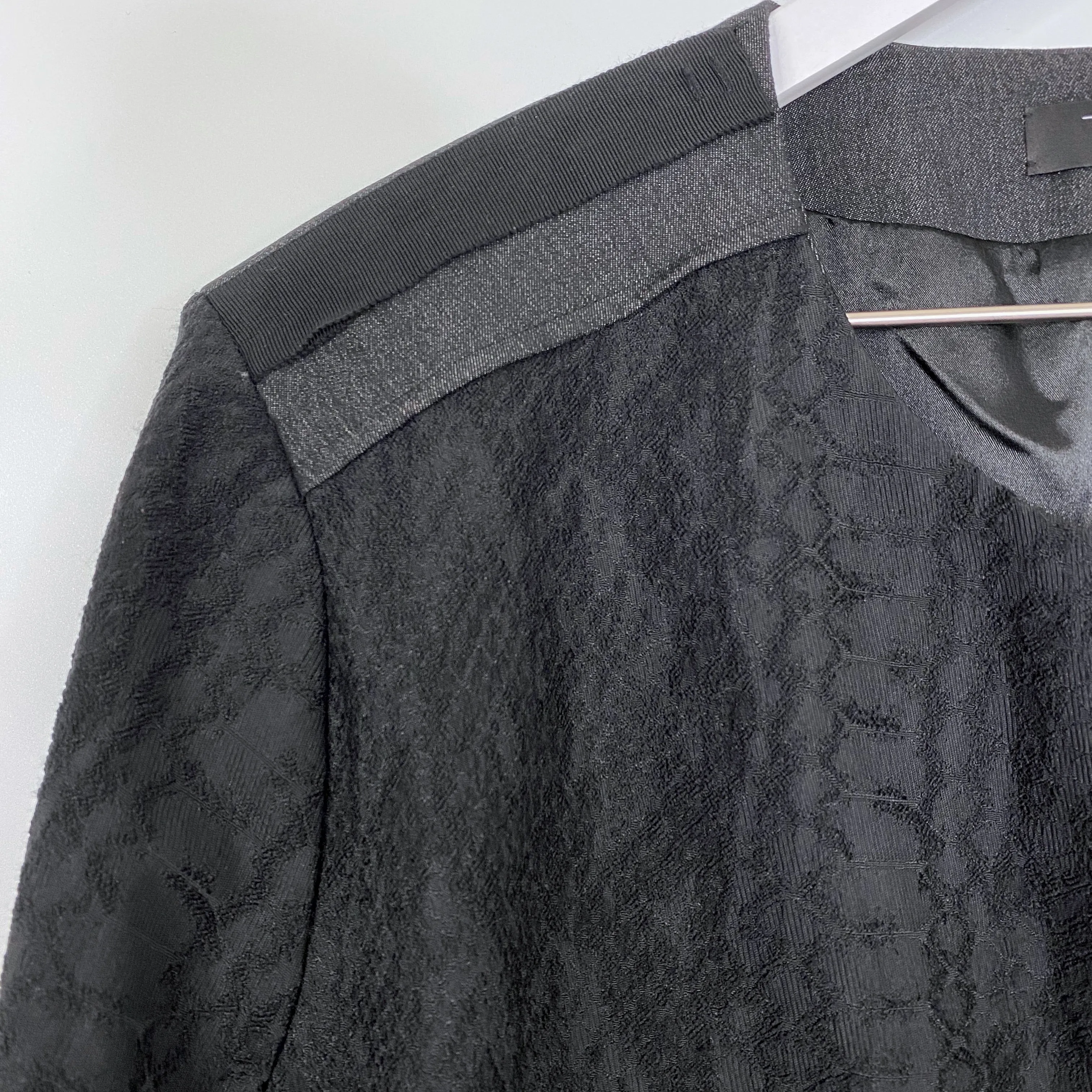 Tahari Black Snakeskin Textured Blazer Style Jacket