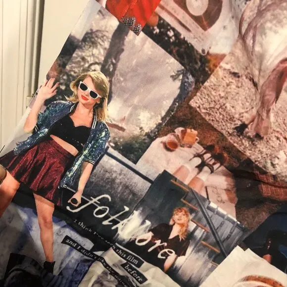 Taylor Swift women The Eras Tour top and bottom pajama set, M