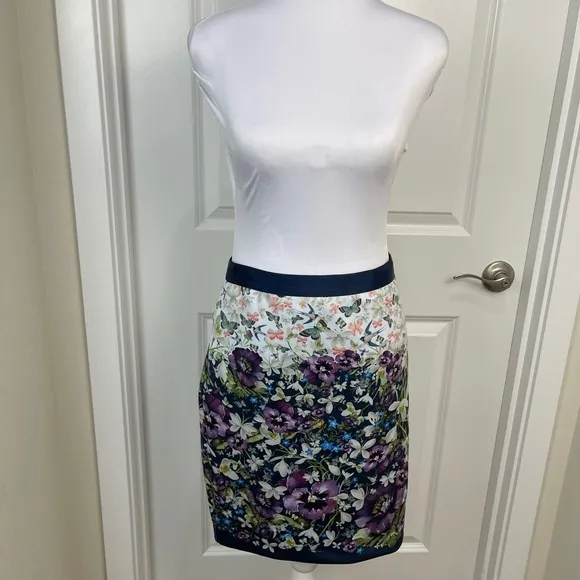 Ted Baker Entangled Enchanted navy floral pencil skirt Size 2 EUC