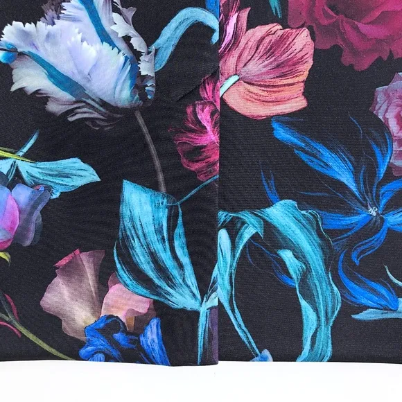 TED BAKER London Dabah Pencil skirt women size 2 US Small 4-6 Dark Floral Print