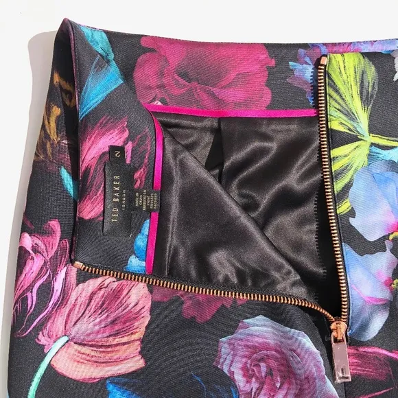 TED BAKER London Dabah Pencil skirt women size 2 US Small 4-6 Dark Floral Print