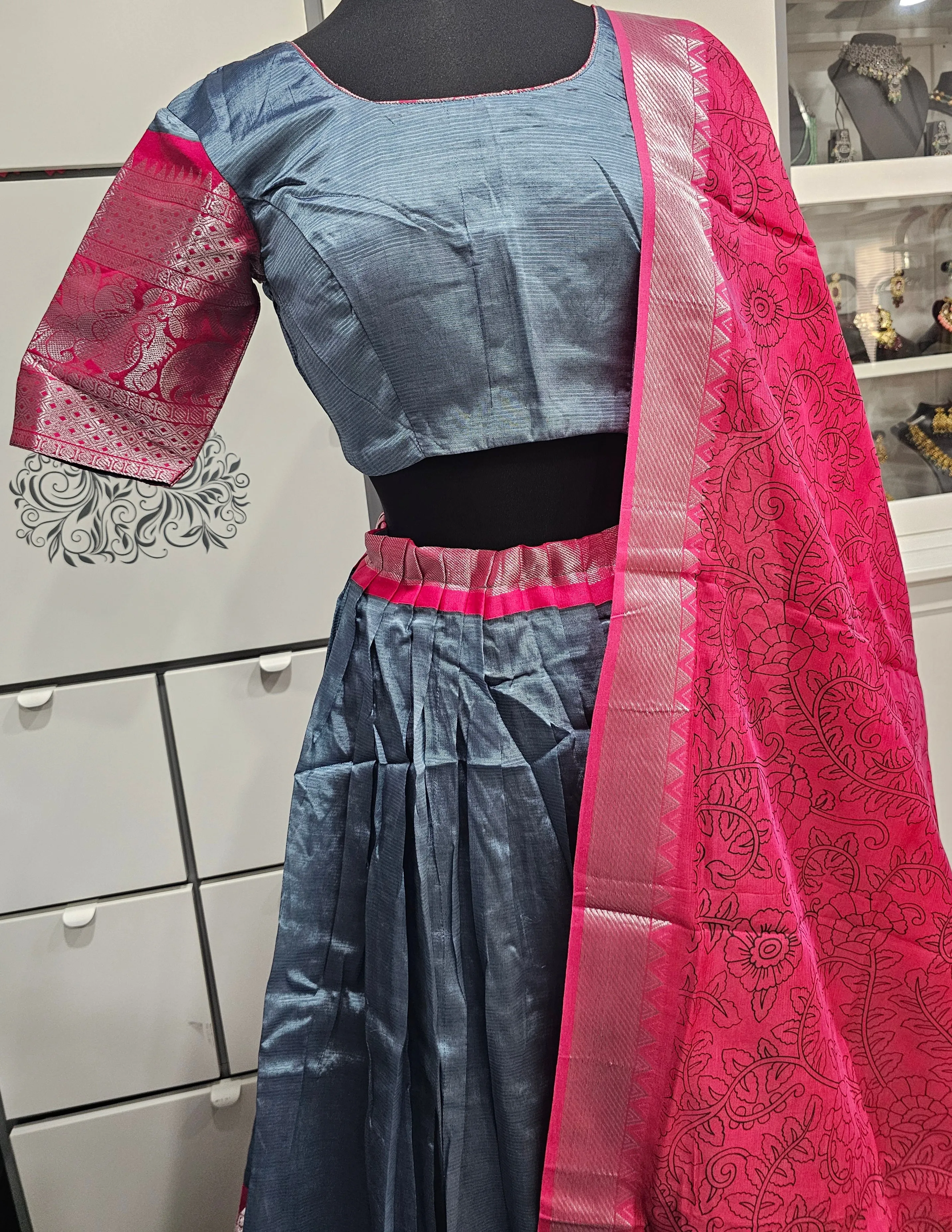 Teen/Adult Medium - Mangalagiri Silk Lehanga Set