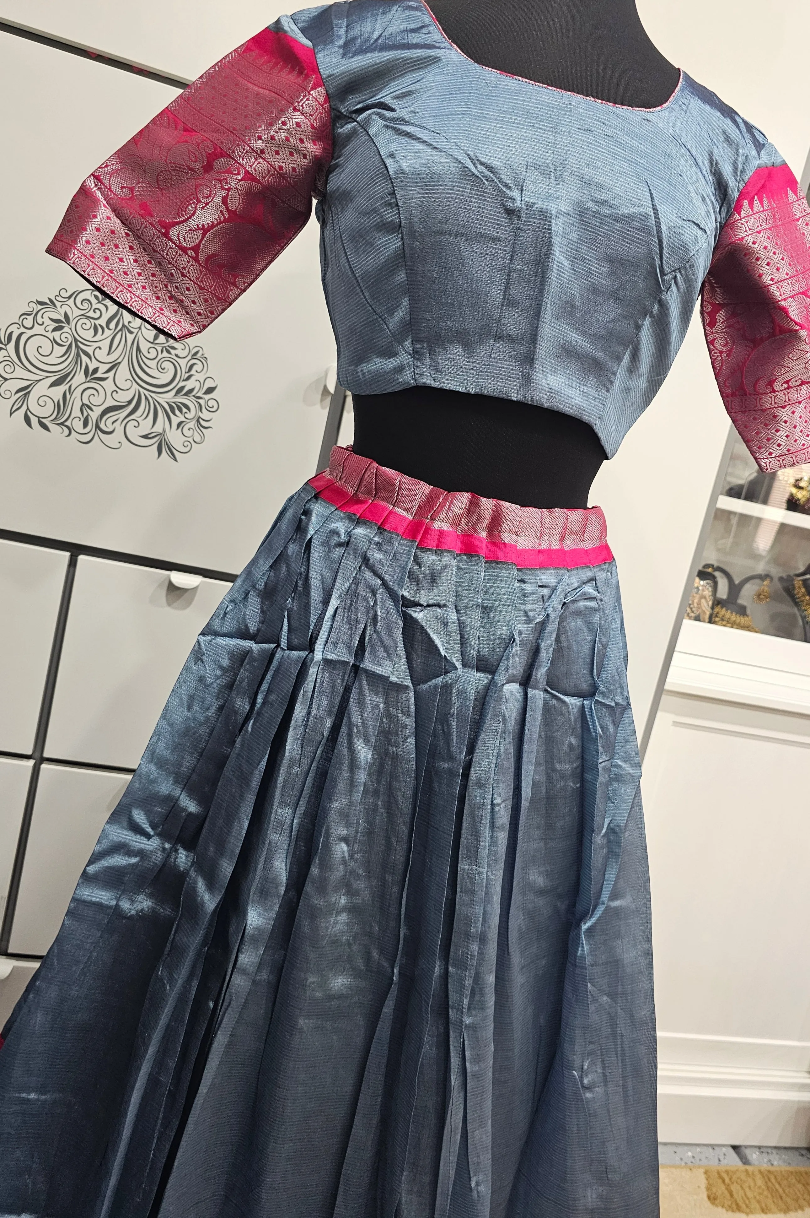 Teen/Adult Medium - Mangalagiri Silk Lehanga Set