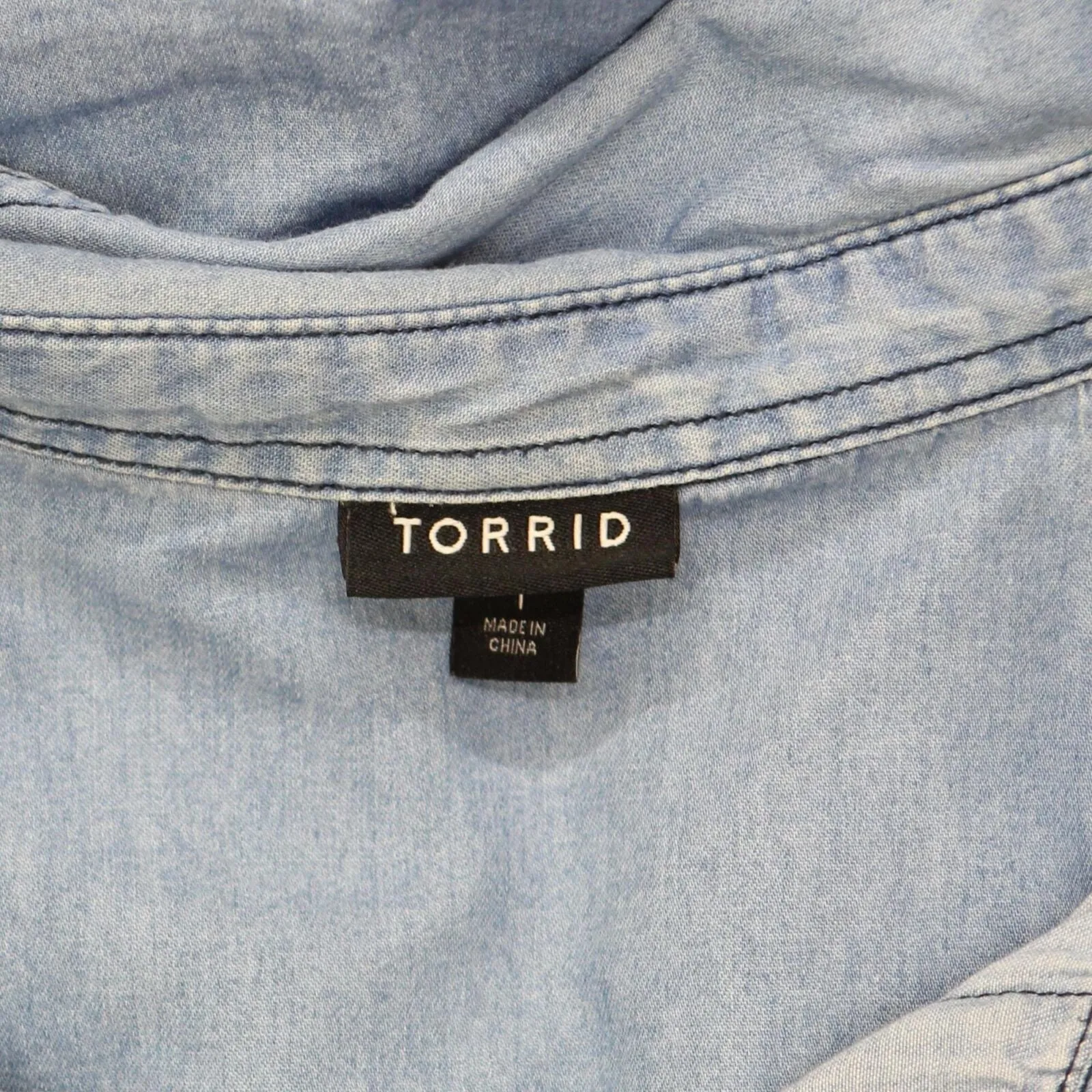 Torrid Womens Plus Size Chambray Button Up Fox Shirt Top Light Blue 1X