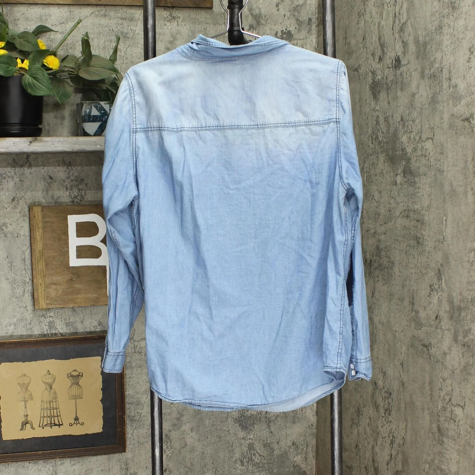Torrid Womens Plus Size Chambray Button Up Fox Shirt Top Light Blue 1X