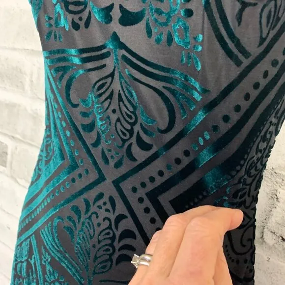 Vince Camuto Green Velvet Burnout Cap Sleeve Bodycon Sheath Dress