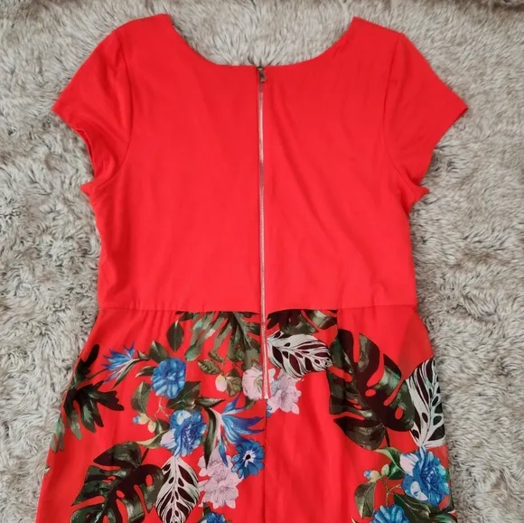 Vince Camuto Short Sleeve Maxi Dress Red With Blue Floral Women's Size XL