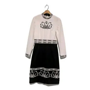 Vintage 60s Embroidered Mod Long Sleeve Dress Black White High Neck Poly B39 R&amp;K