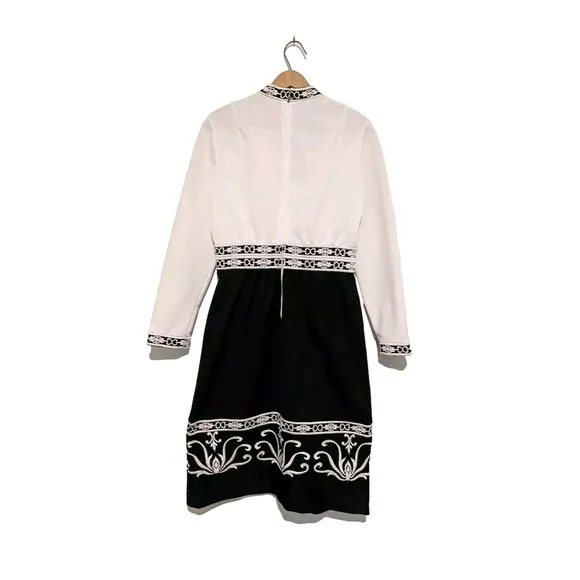 Vintage 60s Embroidered Mod Long Sleeve Dress Black White High Neck Poly B39 R&amp;K