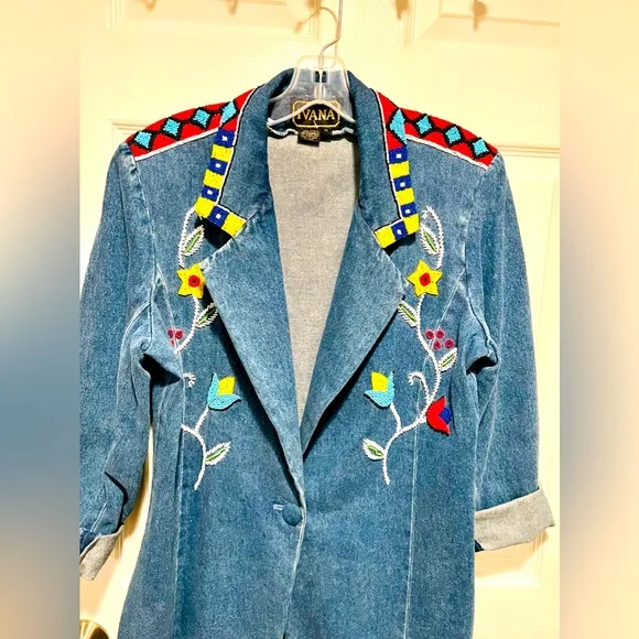 VINTAGE DENIM BLAZER BEADED FLORAL BY IVANA TRUMP 💐❤️‍🔥