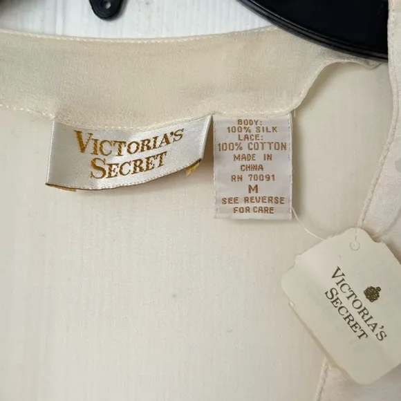 Vintage Victoria’s Secret Chemise Blouse Womens M Gold Label Button Up Cream