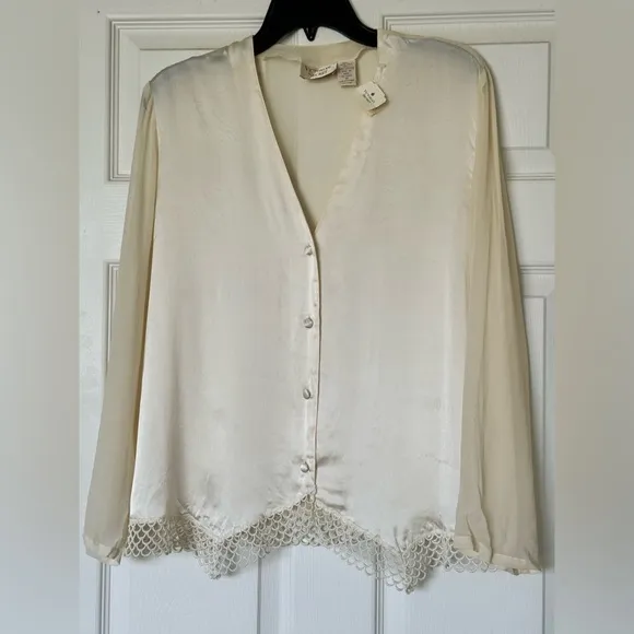 Vintage Victoria’s Secret Chemise Blouse Womens M Gold Label Button Up Cream