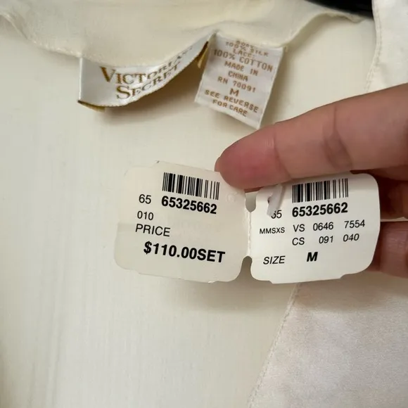 Vintage Victoria’s Secret Chemise Blouse Womens M Gold Label Button Up Cream