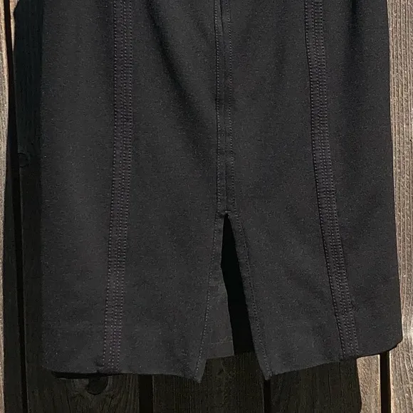 White House Black Market black pencil skirt size 4