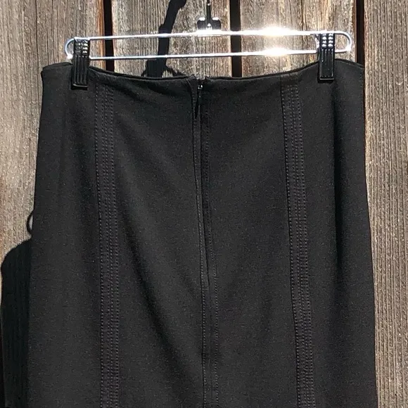 White House Black Market black pencil skirt size 4