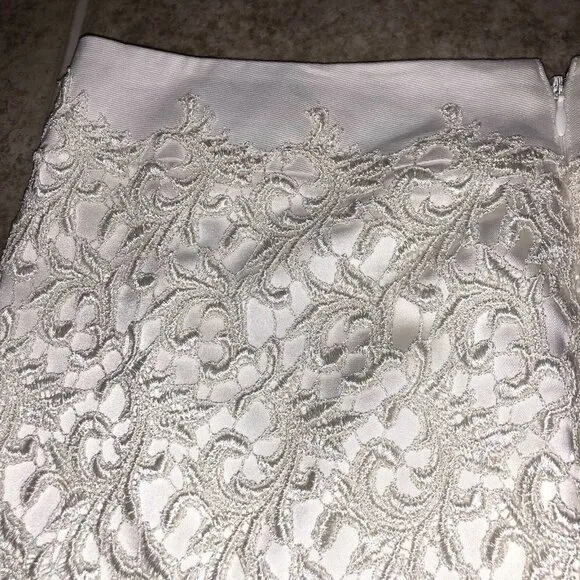 White House Black Market Women's 6 Pencil Skirt Ivory NWT Ecru Lace Ruffled Hem