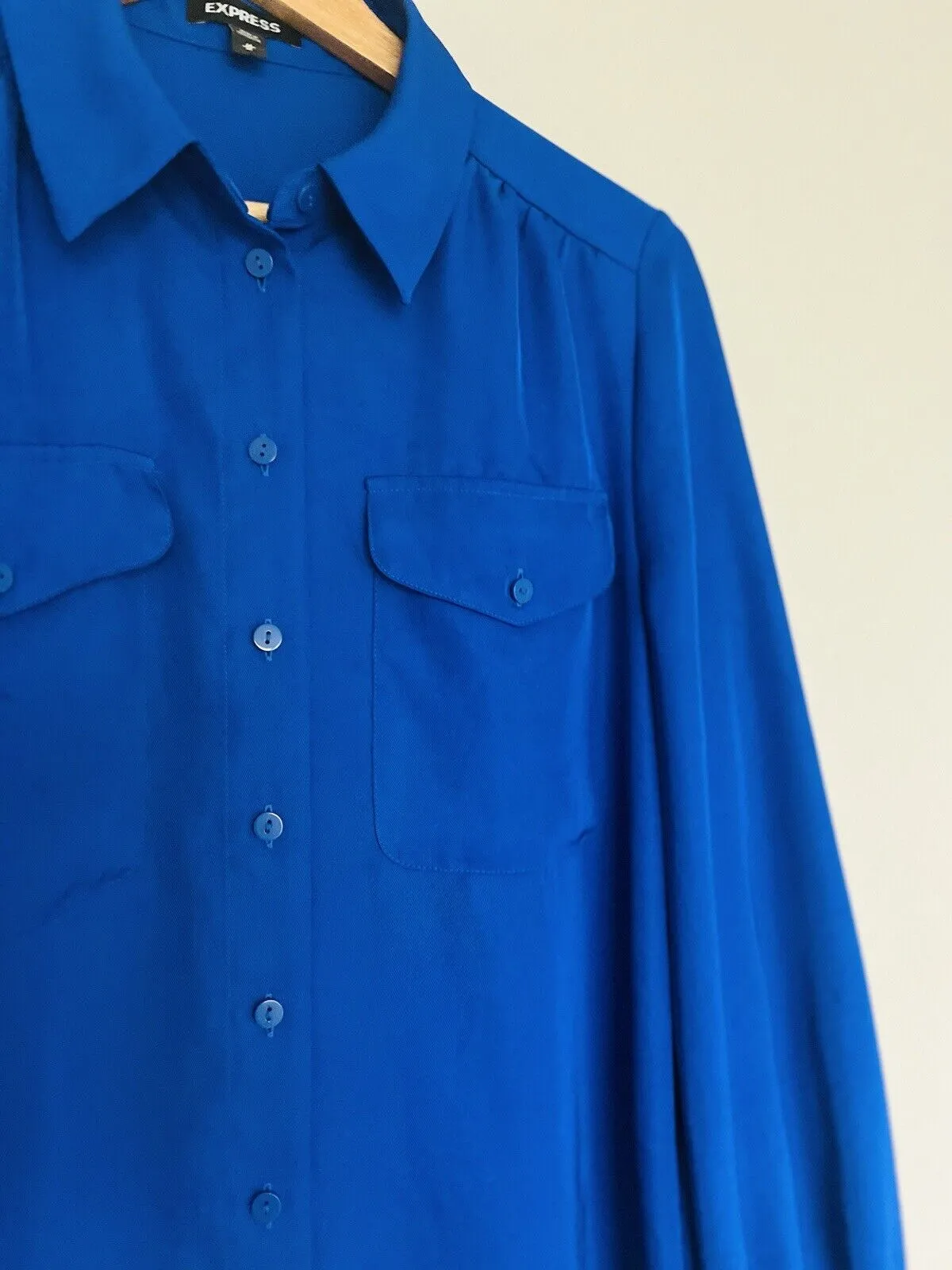 WHO WHAT WEAR Cobalt Blue Long Sleeve Blouse Sz M Collard Button Up Office Top