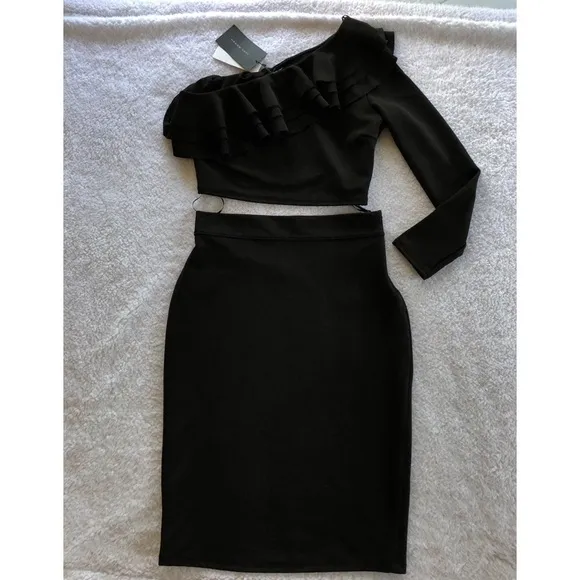 Zara 2 PC SET Ruffle Shoulder Top and Skirt