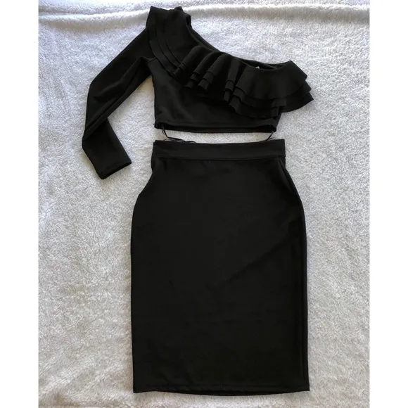 Zara 2 PC SET Ruffle Shoulder Top and Skirt